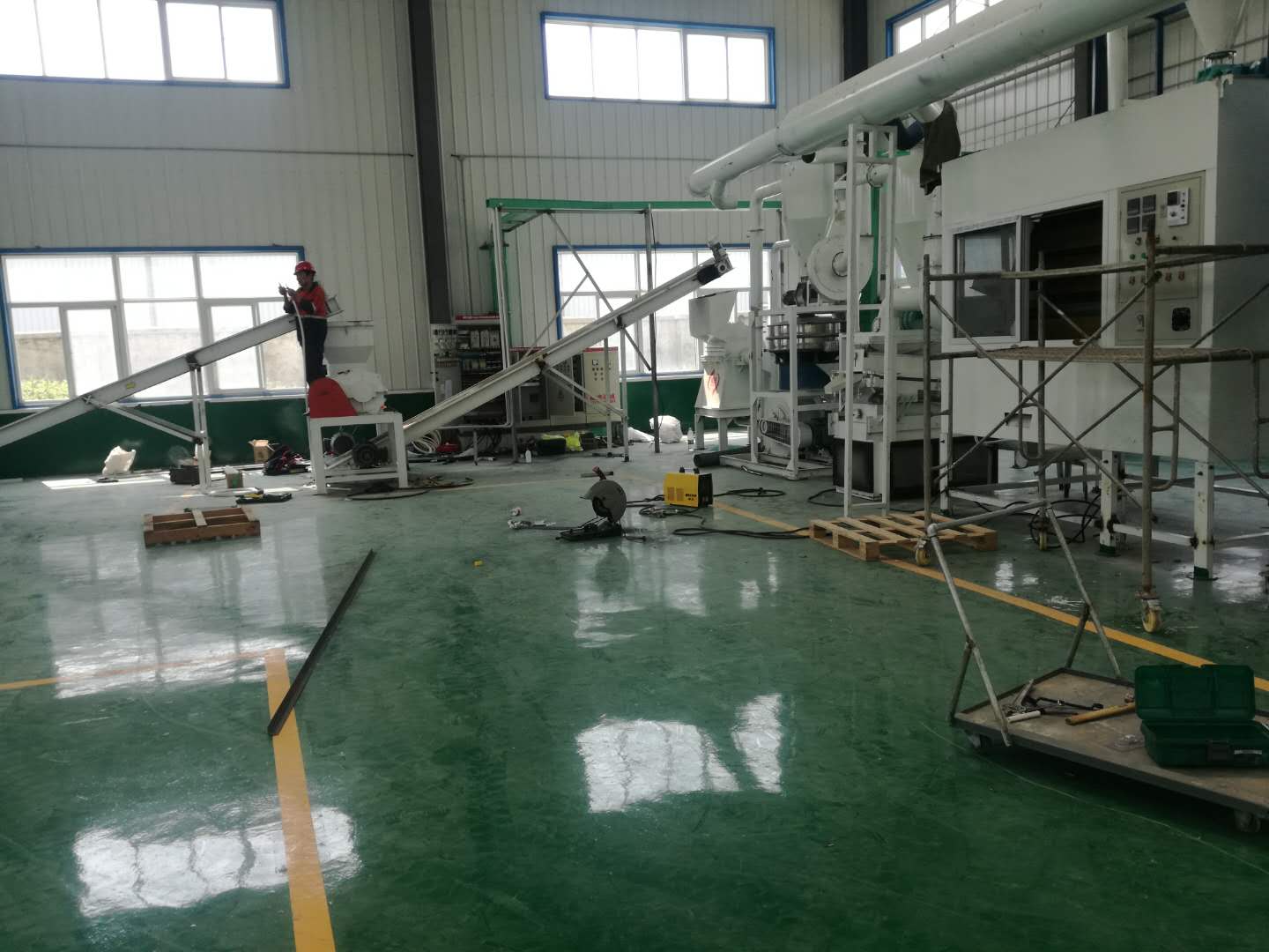 鼎硕机械可为用户量身定做各种规格型号的电路板回收设备
